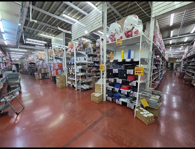 6,000M² WAREHOUSE FOR SALE IN CROWN